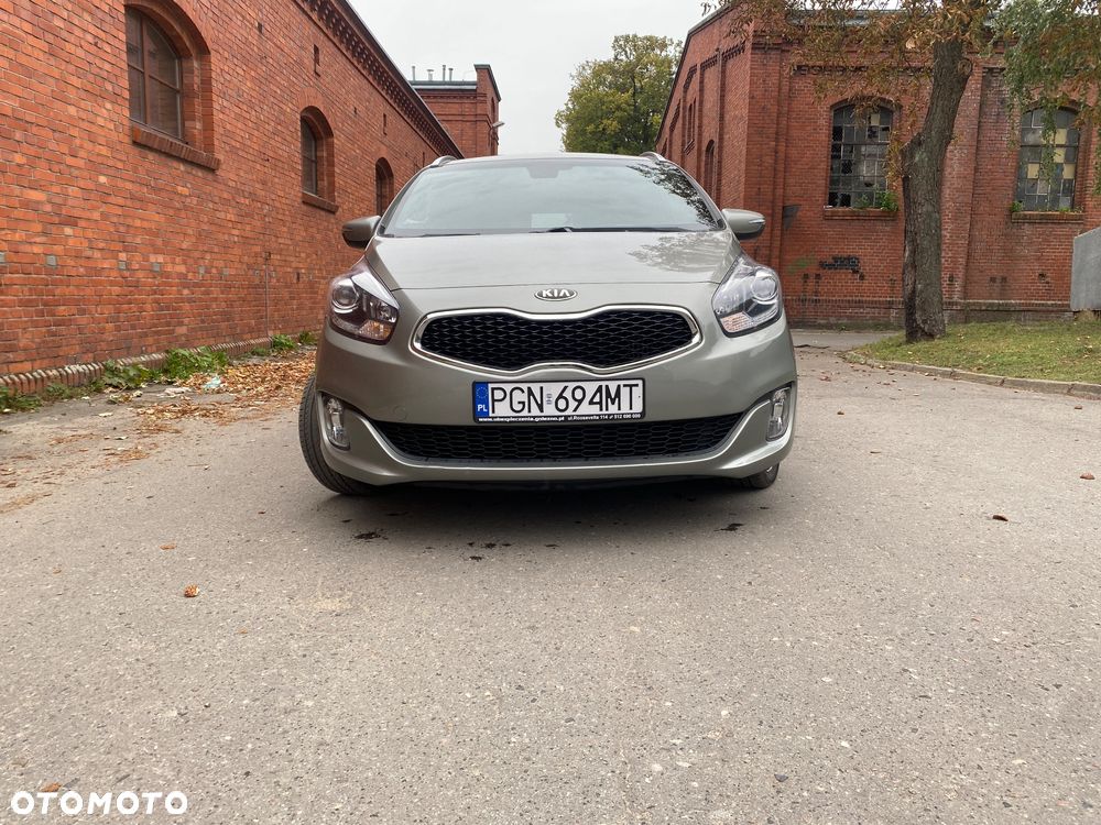 Kia Carens 1.7 CRDi M 7os EU6 - 9
