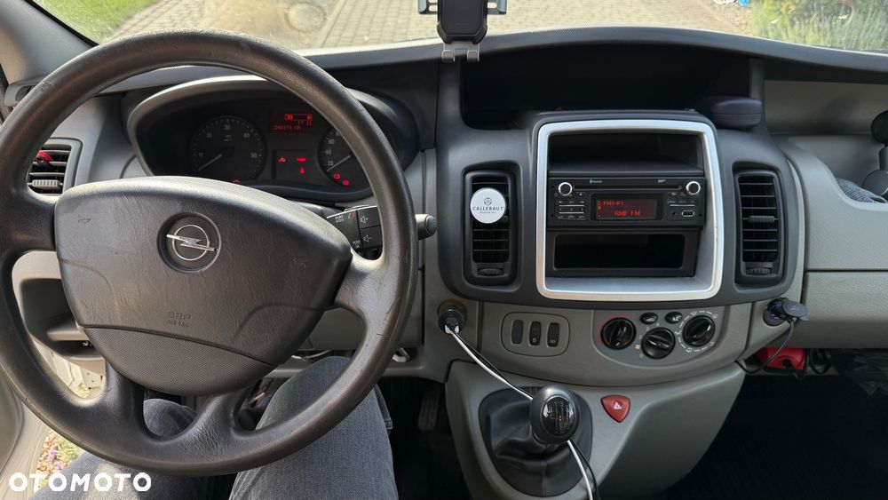 Opel Vivaro L2H1 2.9t - 8