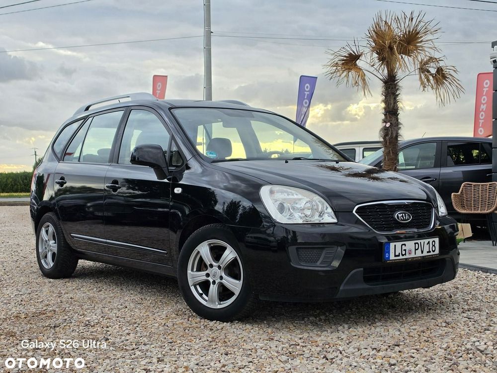 Kia Carens - 8