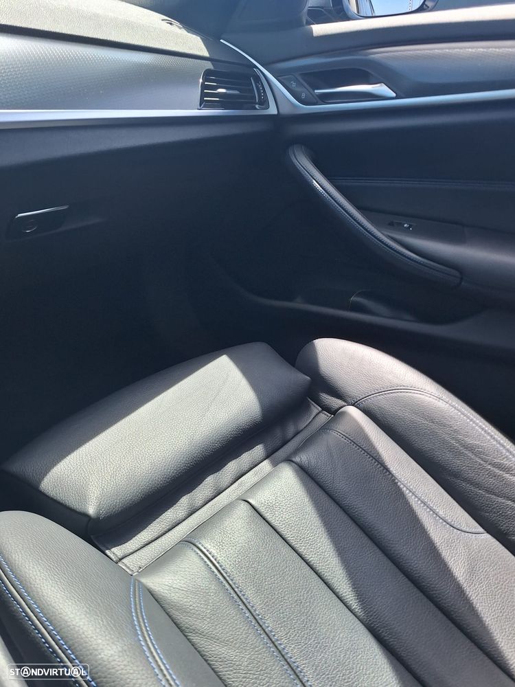 BMW 530 e Pack 50 anos M - 32
