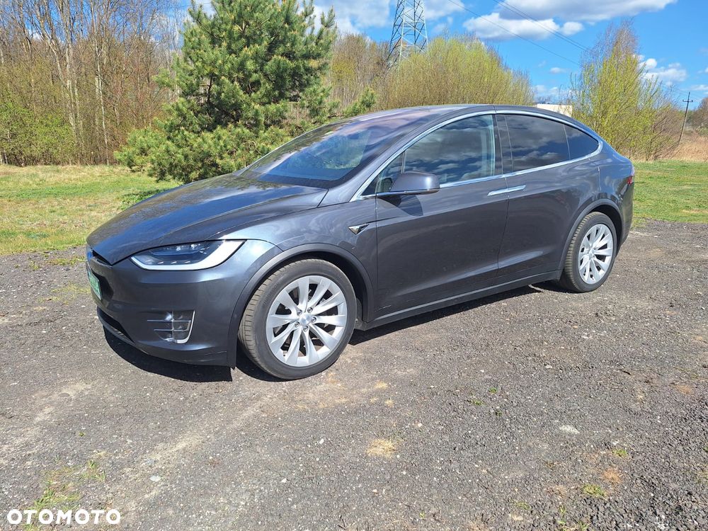 Tesla Model X - 1