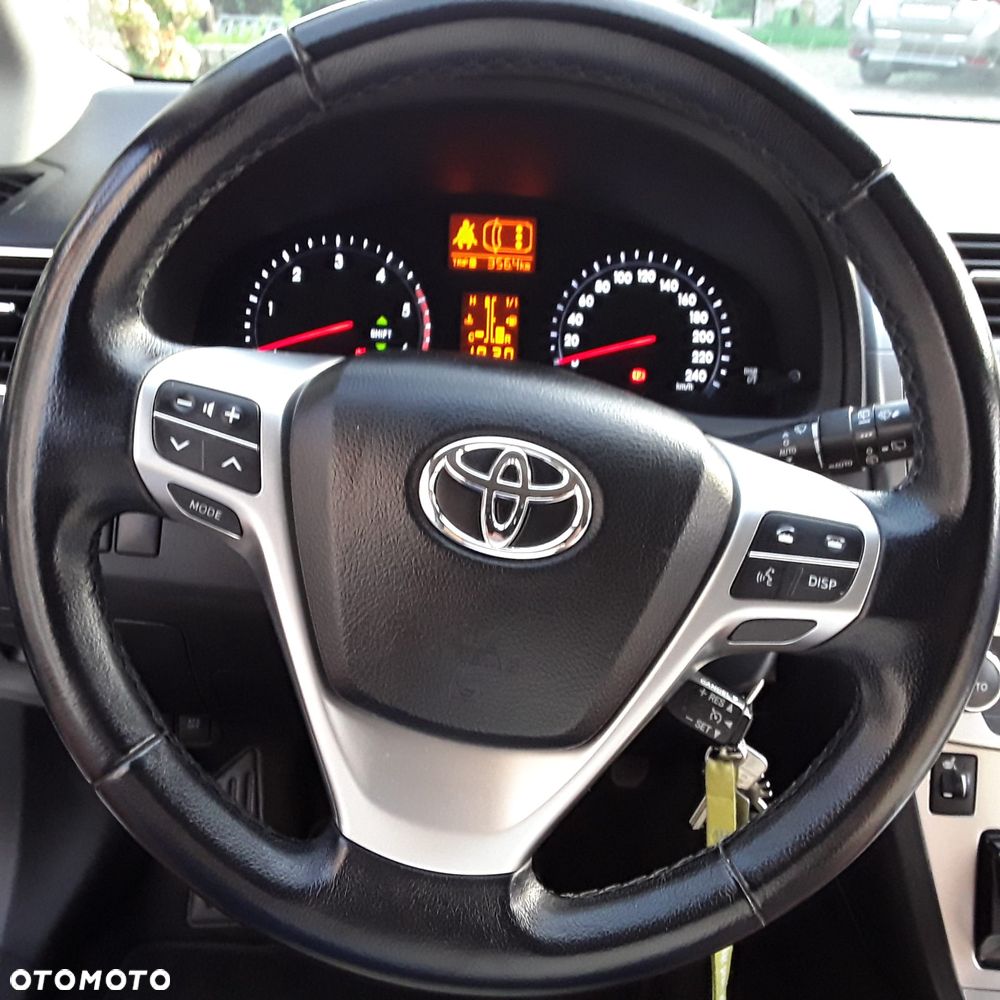 Toyota Avensis 2.0 D-4D Executive - 14