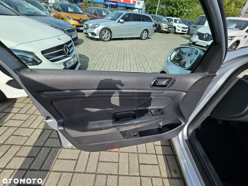 Volkswagen Golf 1.9 TDI DPF Edition - 21