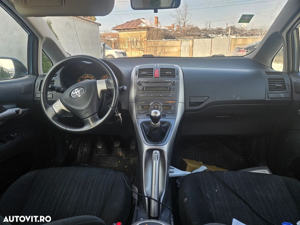 Toyota Auris 1.4 D-4D Luna - 7