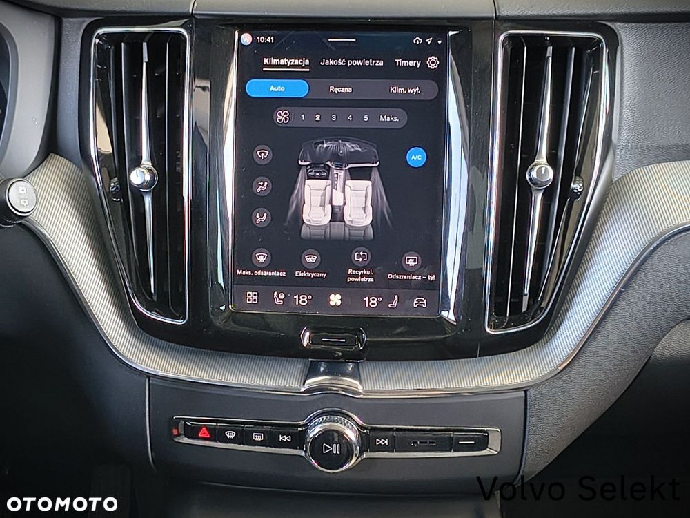 Volvo XC 60 B4 D Plus Dark - 20