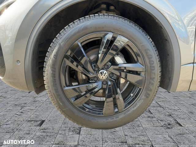 Volkswagen Touareg - 8