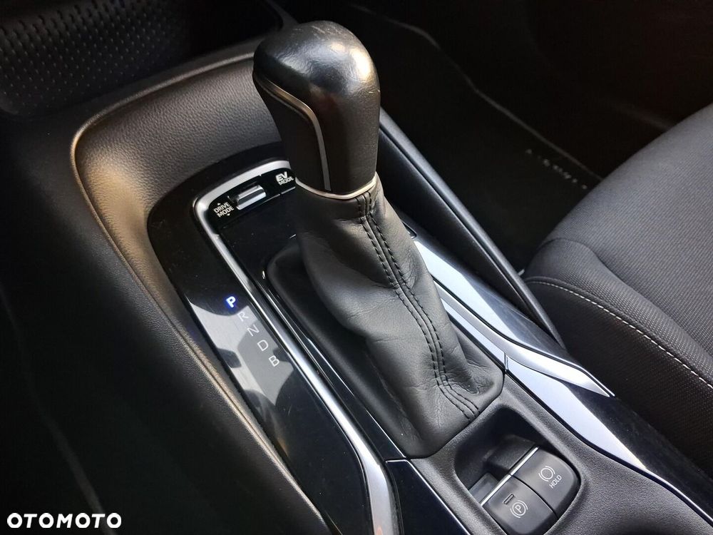 Toyota Corolla 1.8 Hybrid Comfort - 24
