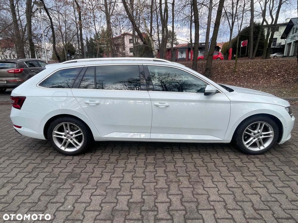 Skoda Superb 2.0 TDI Style DSG - 4