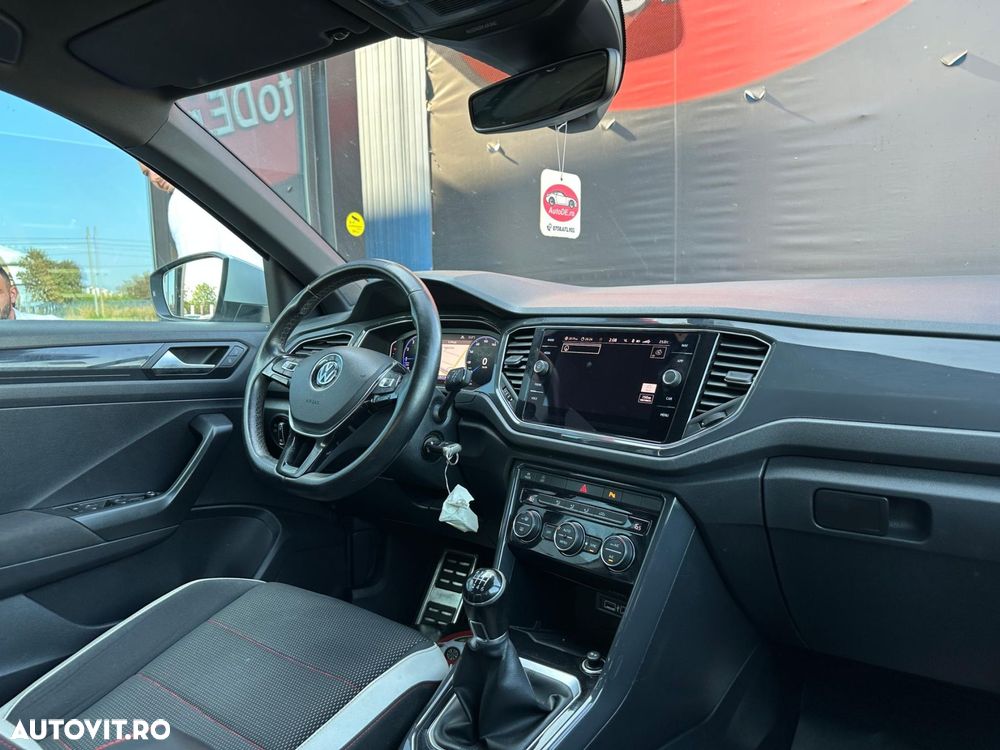 Volkswagen T-Roc - 9