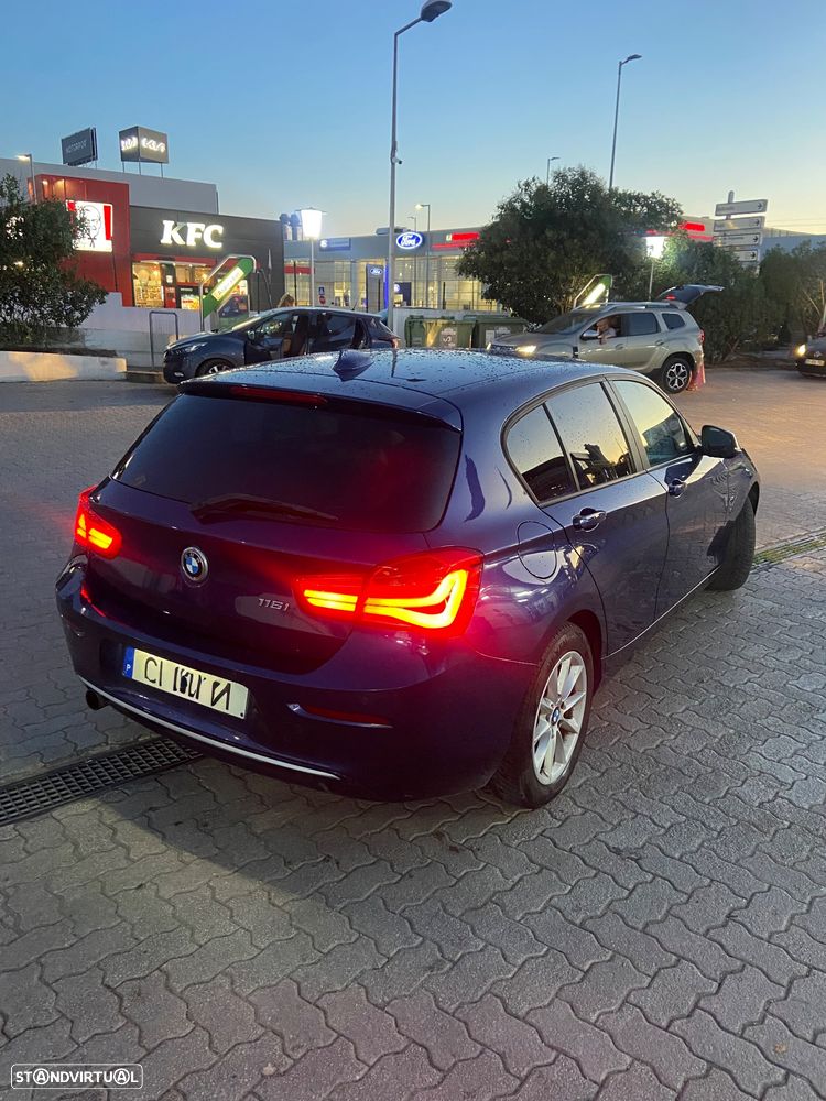 BMW 116 i Line Urban - 3