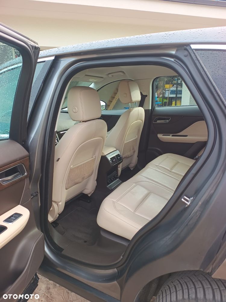 Jaguar F-Pace 2.0 i4D AWD Prestige - 14