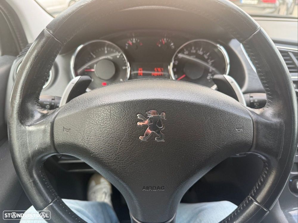 Peugeot 3008 1.6 e-HDi Active 2-Tronic - 11
