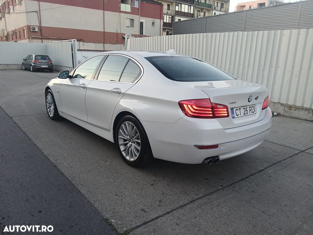 BMW Seria 5 520d Aut. Luxury Line - 4
