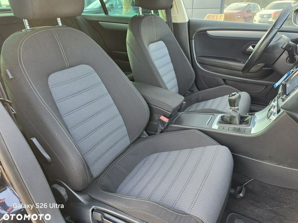 Volkswagen Passat CC - 32