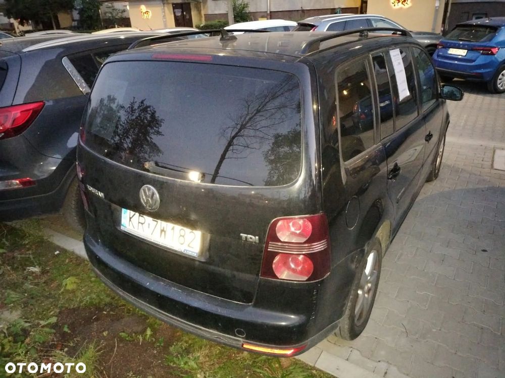 Volkswagen Touran 1.9 TDI DPF BlueMot Trendline - 12