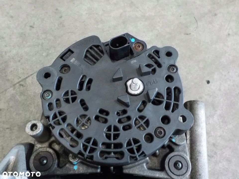 VW T5 2.5 TDI ALTERNATOR 070903024F - 4