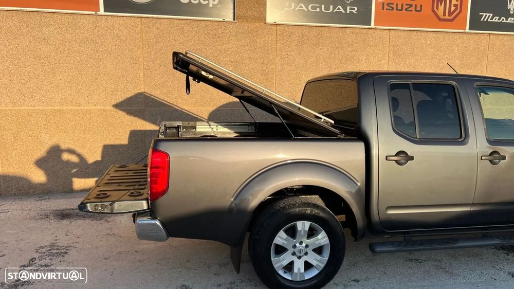 Nissan Navara 2.5 dCi CD Pilot Hi-Tech - 14