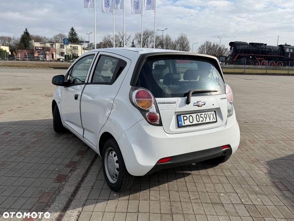 Chevrolet Spark 1.0 Base - 2