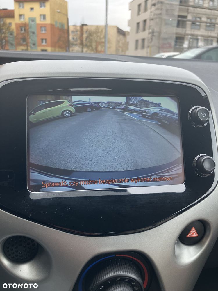 Toyota Aygo x-play touch - 7