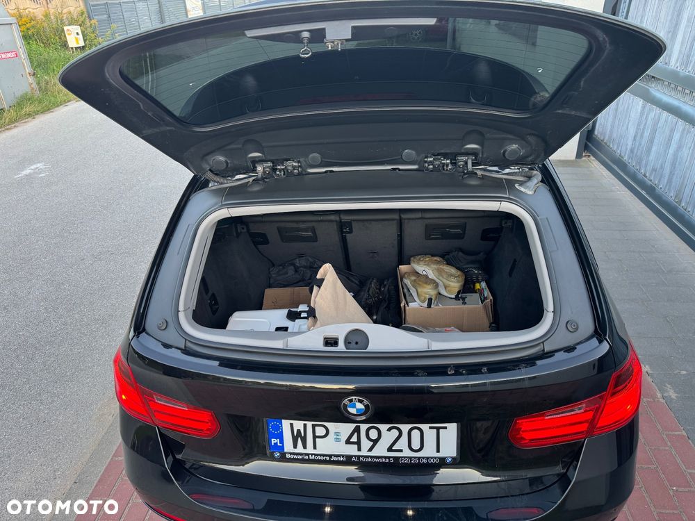 BMW Seria 3 318d Touring - 10