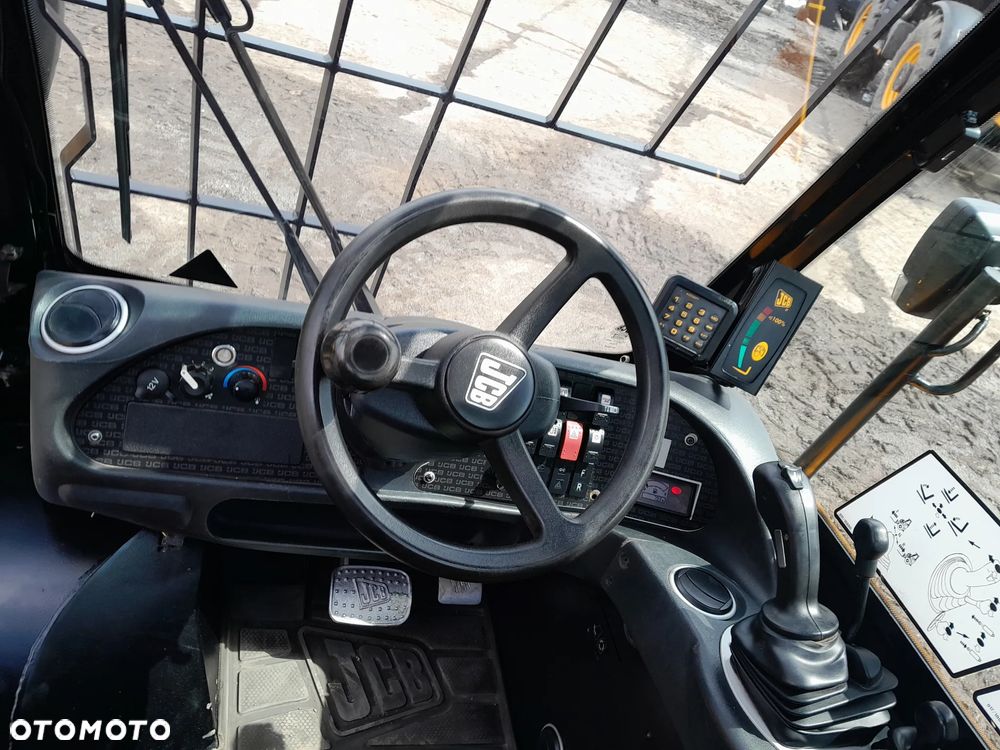 JCB 520-40 - 23