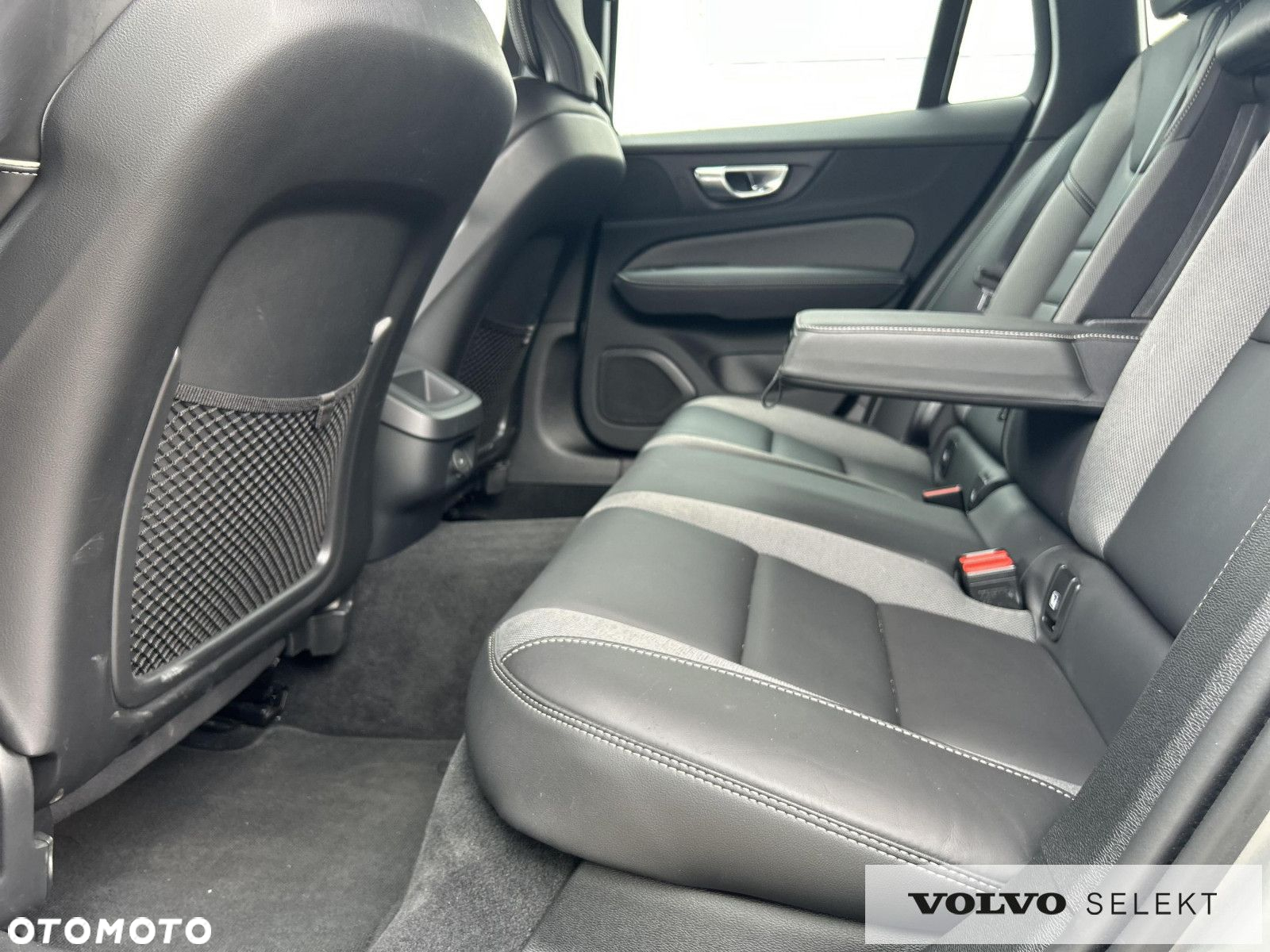 Volvo V60 Cross Country - 17