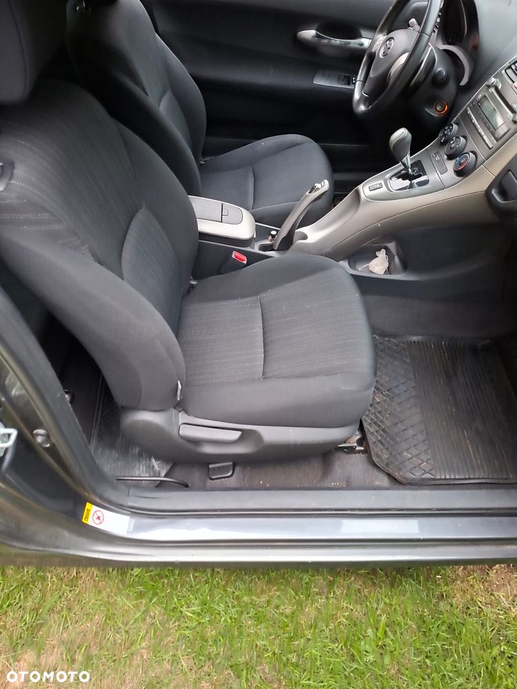 Toyota Auris 1.6 VVT-i Luna MM - 11
