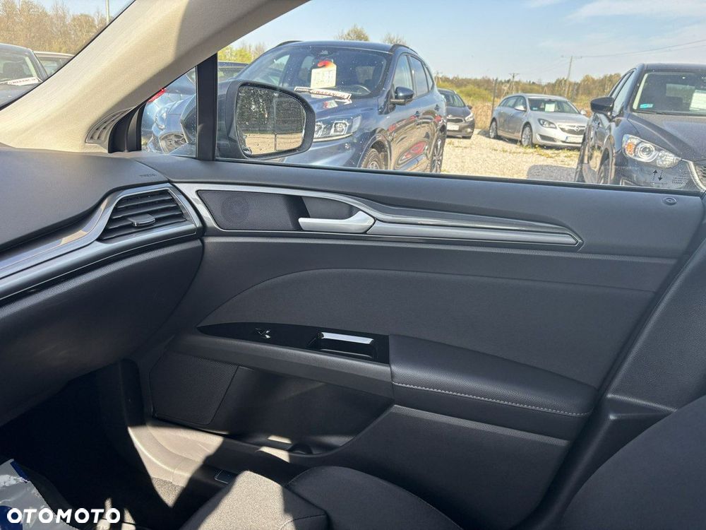 Ford Mondeo - 34