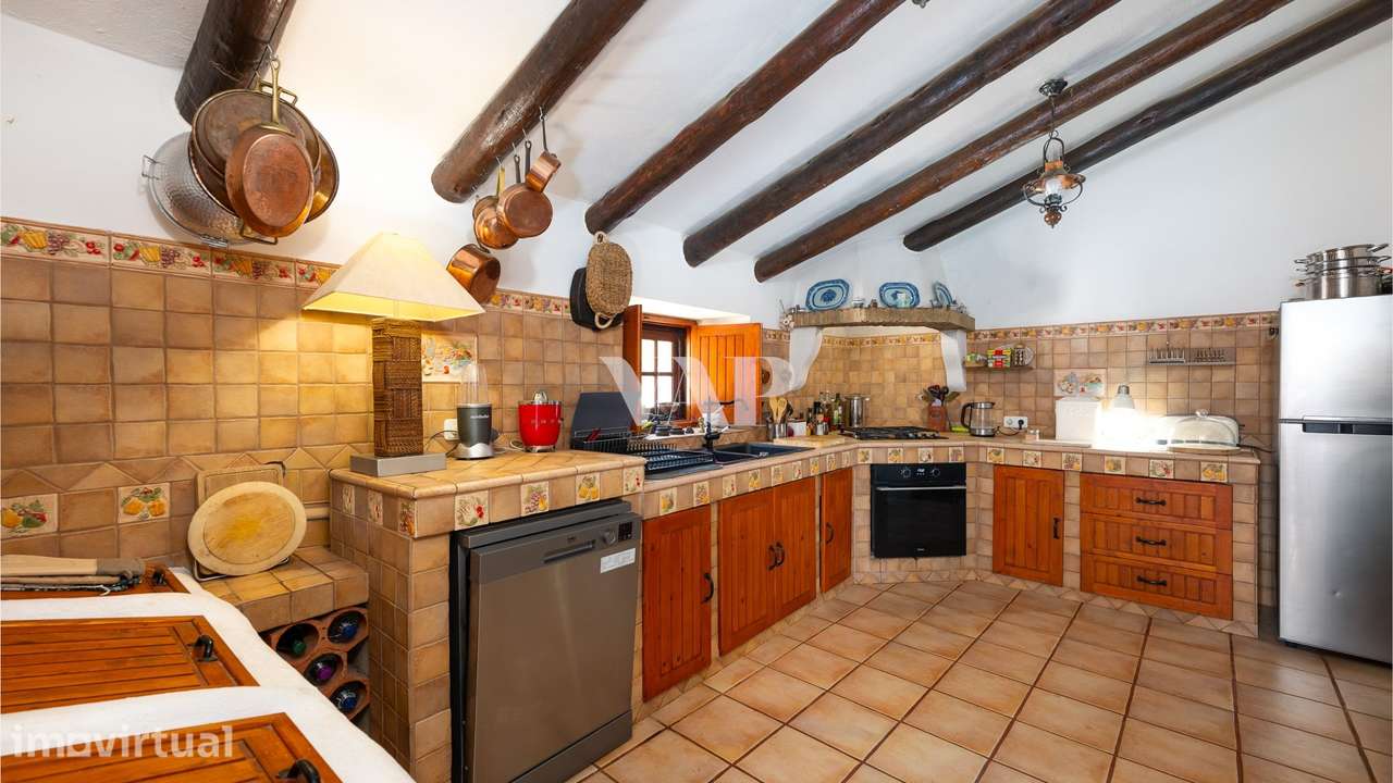 Moradia Térrea T3+1 com Piscina e Charme Rústico em Salir - Grande imagem: 4/40