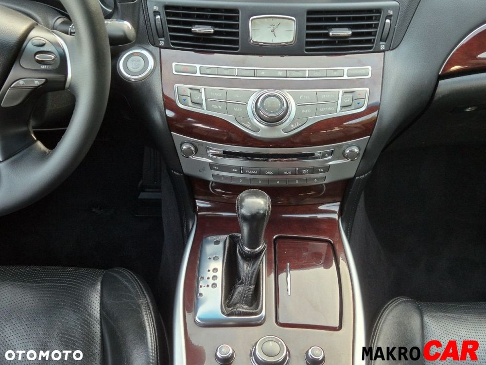 Infiniti Q70 2.2d Premium - 9