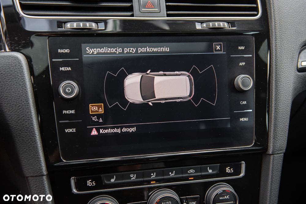 Volkswagen Golf 2.0 TDI BlueMotion Technology Edition - 21