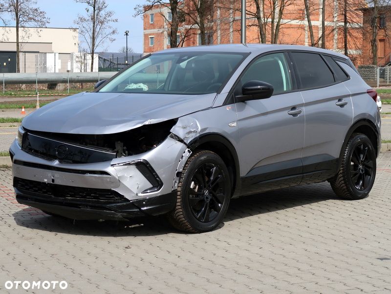 Opel Grandland 1.2 T GS S&S - 9