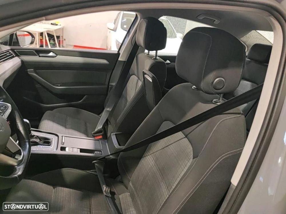 VW Passat 2.0 TDI Business DSG - 7