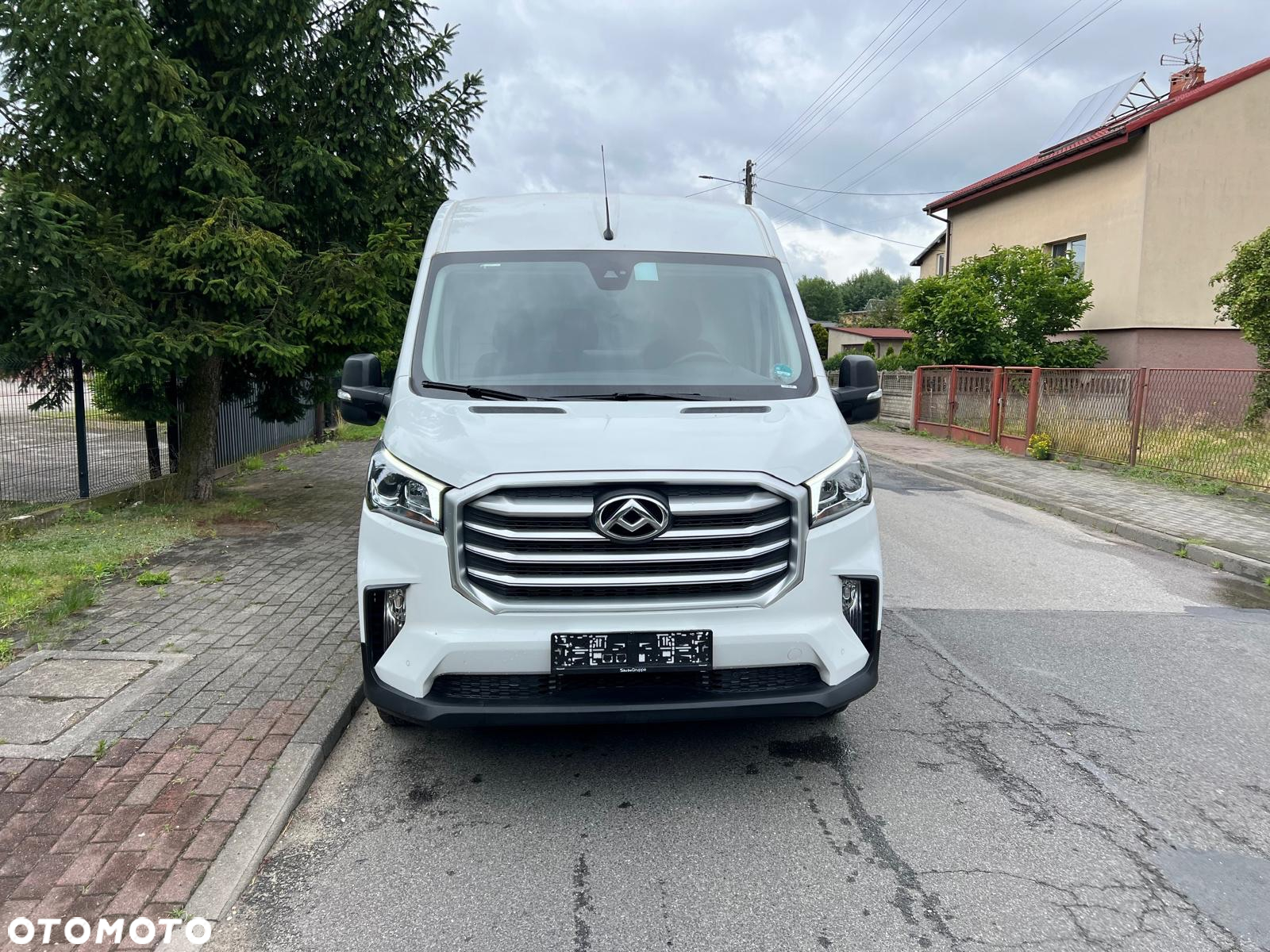 Maxus DELIVER 9 - 3