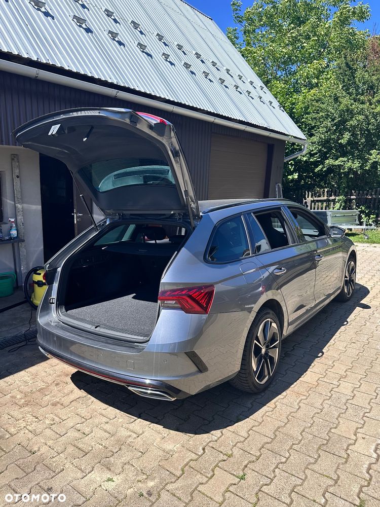 Skoda Octavia Combi 1.4 TSI iV DSG RS - 9