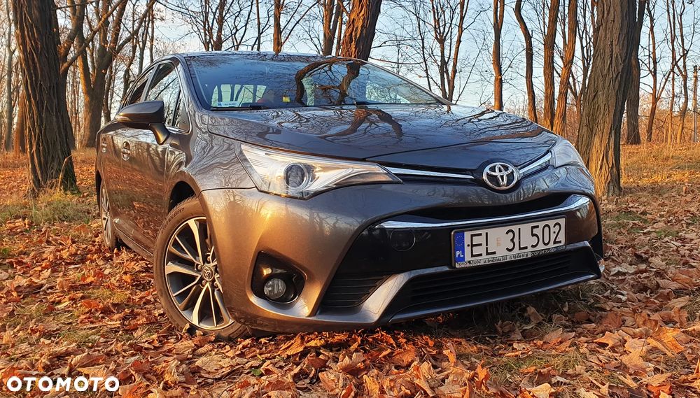 Toyota Avensis 1.8 Prestige - 1