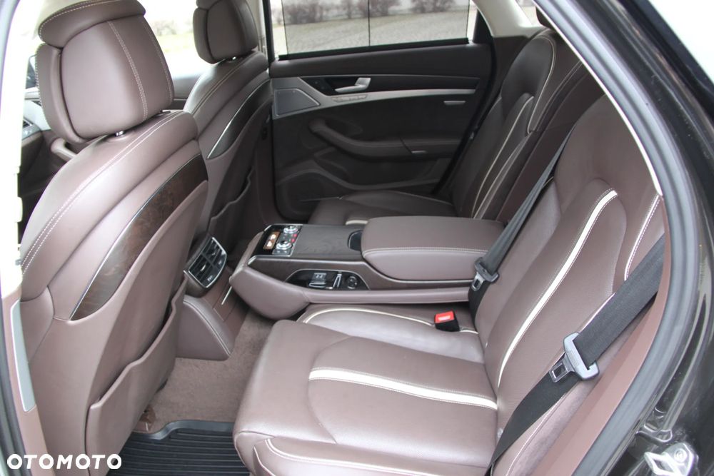 Audi A8 - 8
