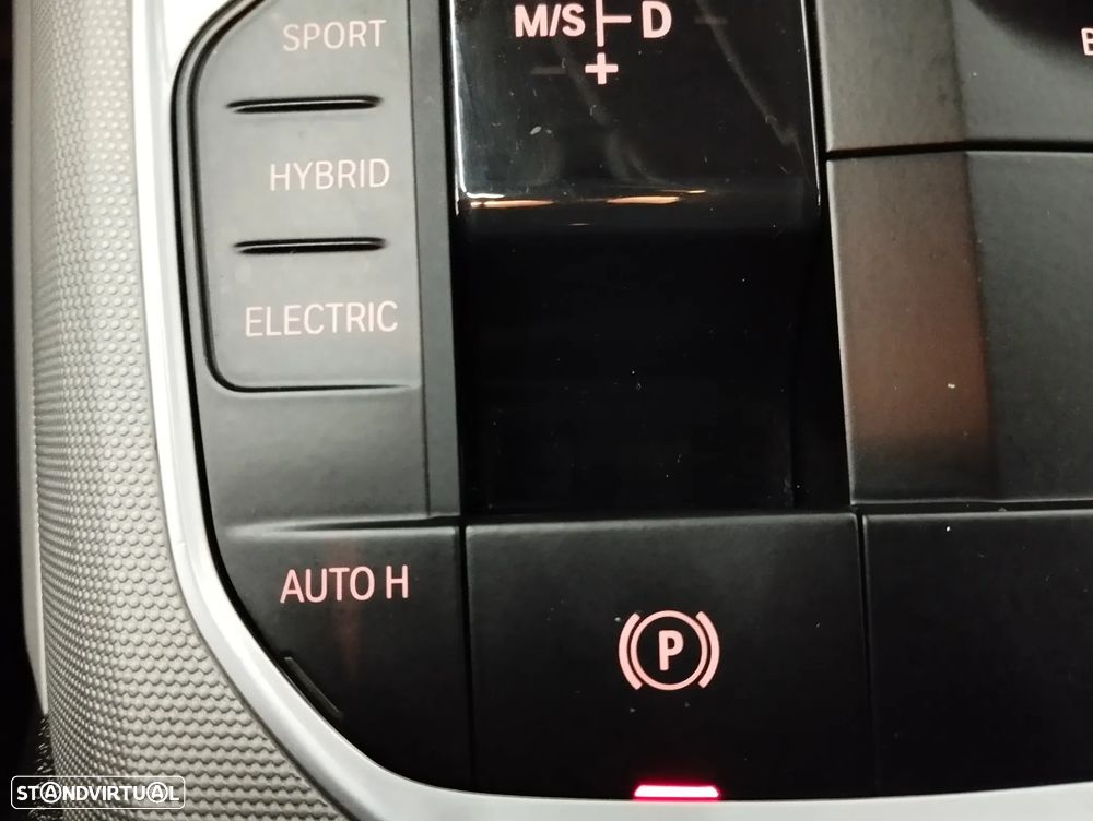 BMW 330 e Auto - 30