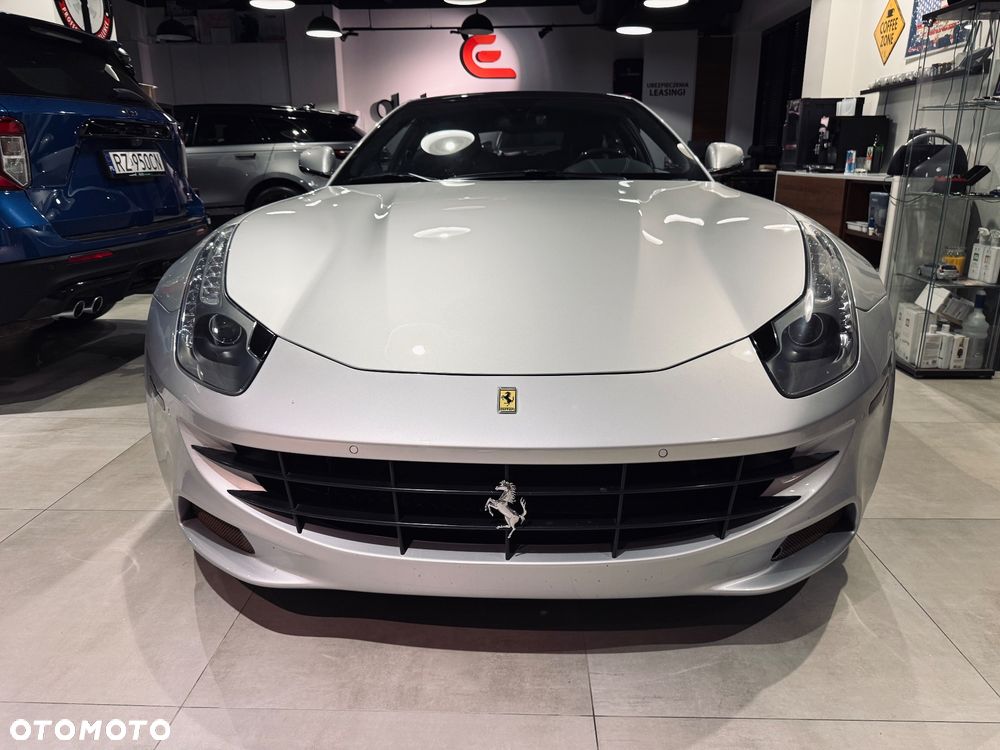 Ferrari FF - 11
