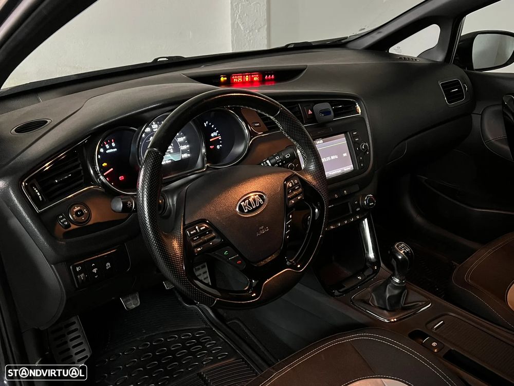 Kia Ceed 1.6 CRDi Nav Line - 6
