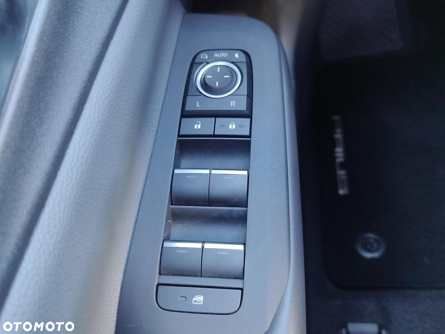 Toyota Prius - 17