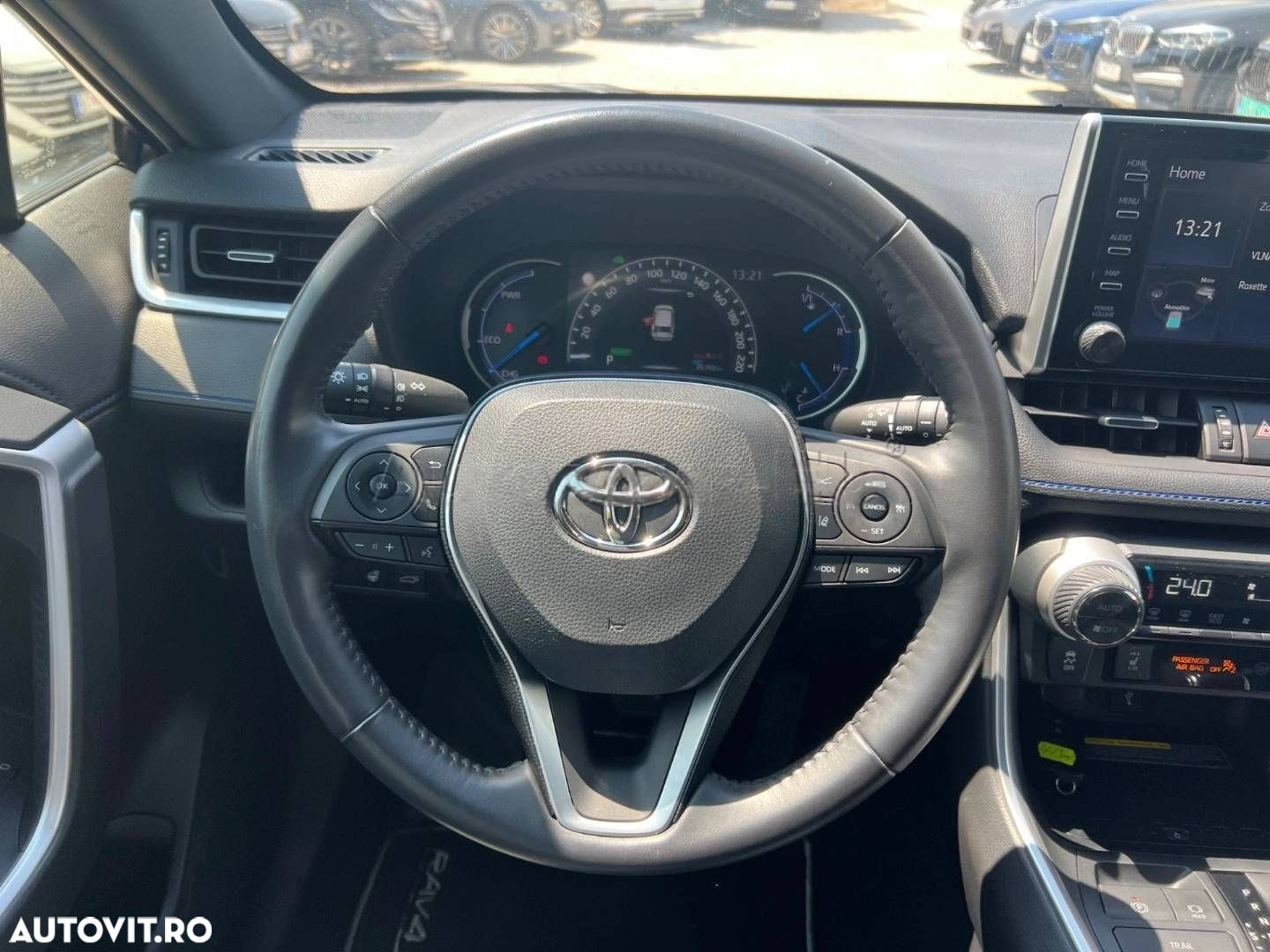 Toyota RAV4 - 9
