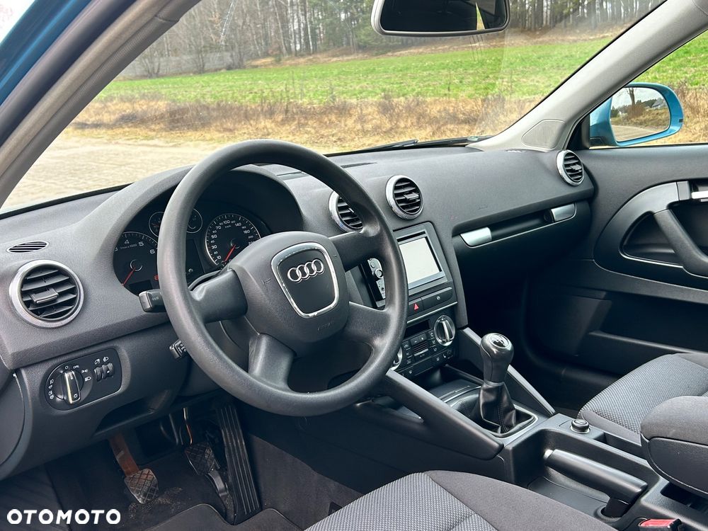 Audi A3 3-drzwiowe 1.6 Attraction - 14