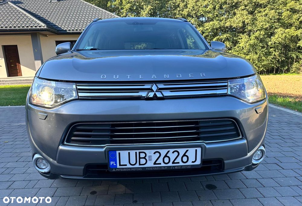 Mitsubishi Outlander Instyle NAVI + - 8