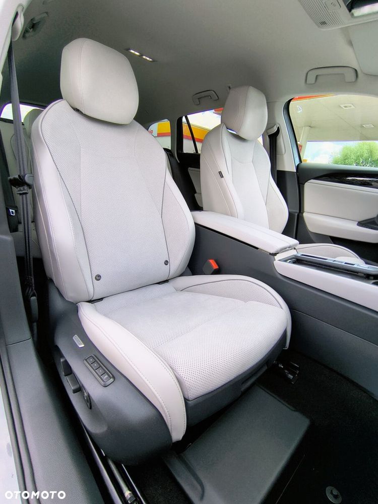 Volkswagen Passat - 11