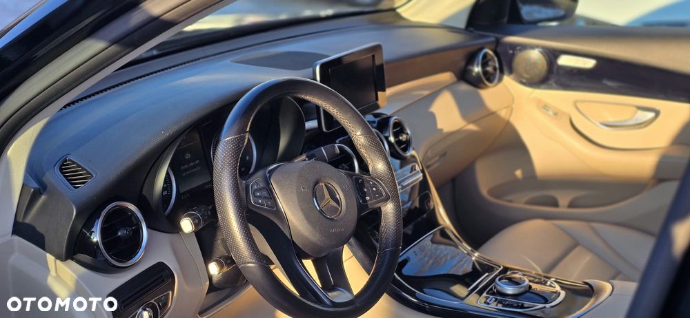 Mercedes-Benz GLC - 12