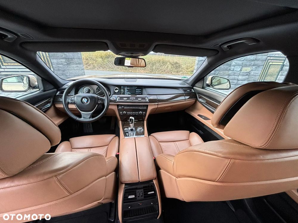 BMW Seria 7 740d xDrive - 9