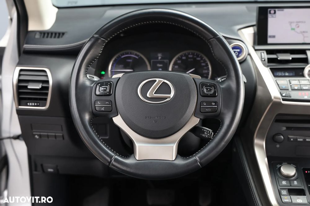 Lexus Seria NX 300h - 24