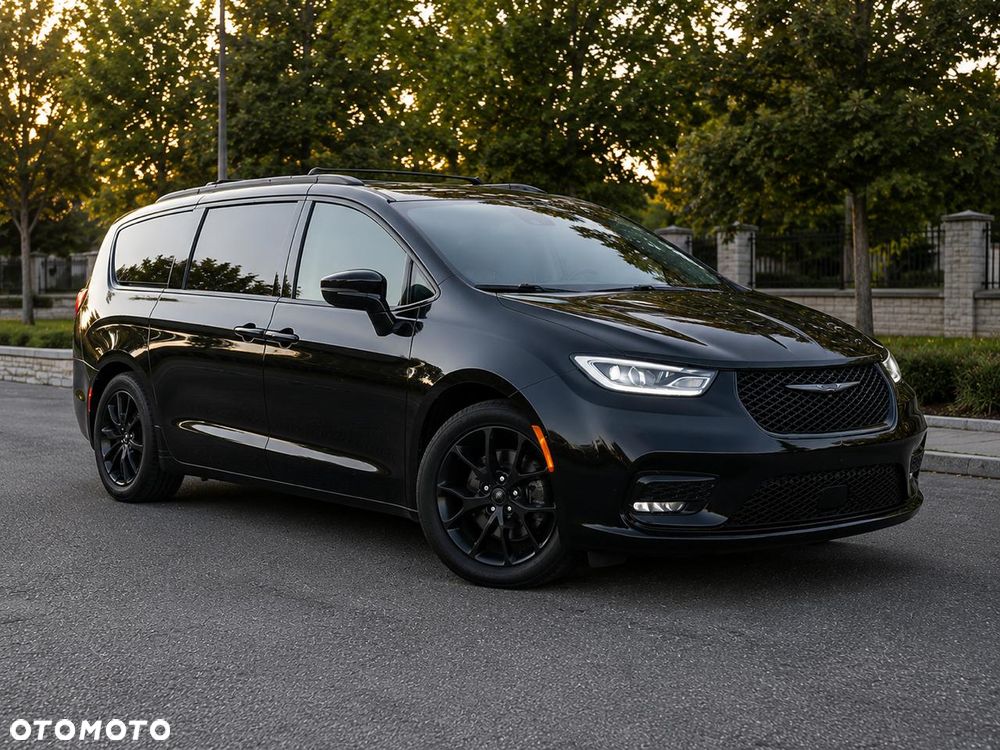 Chrysler Pacifica - 2