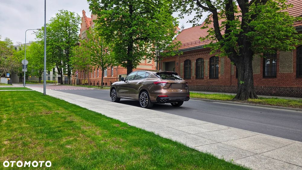 Maserati Levante GTS Q4 - 12